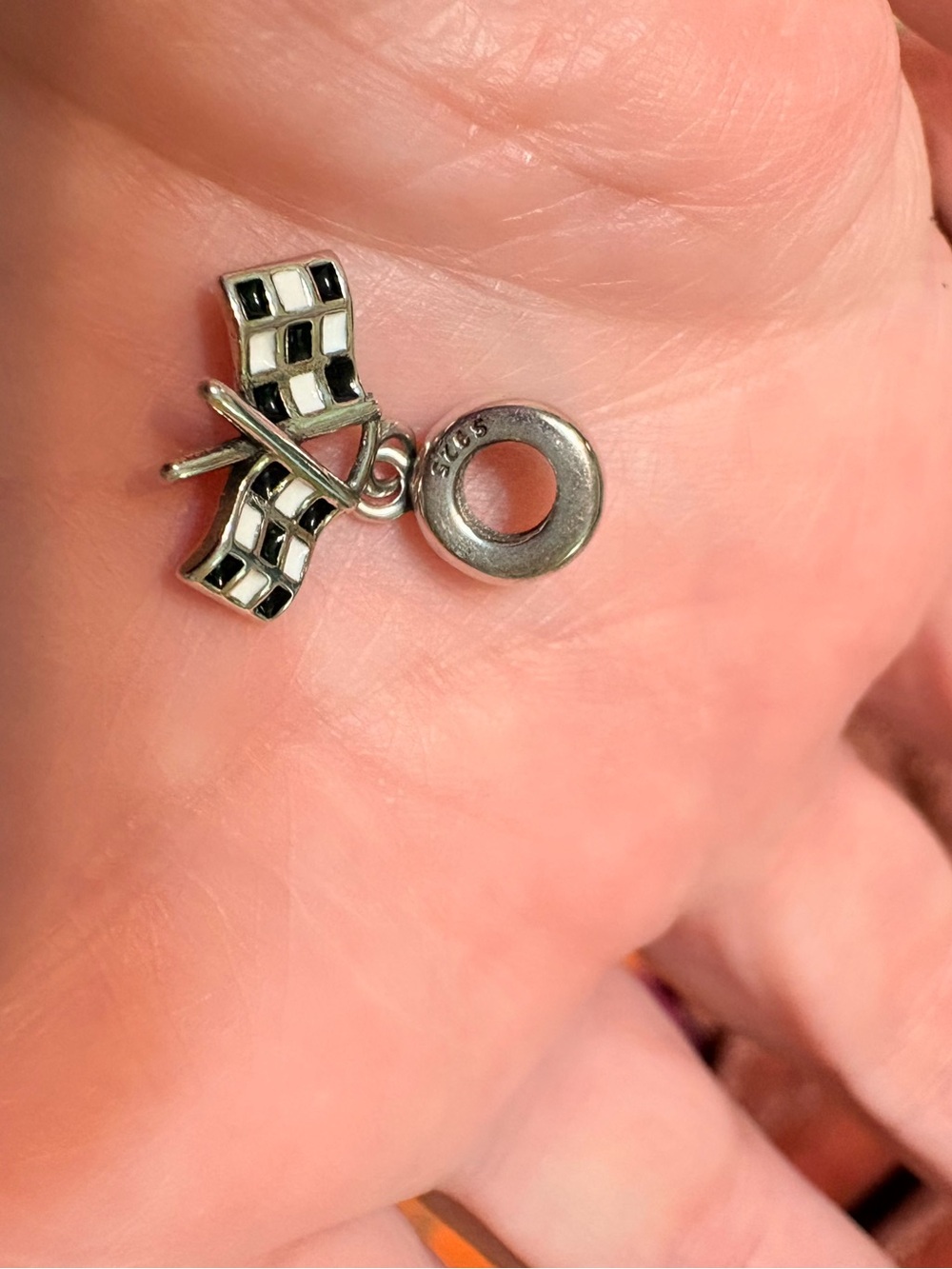 Linx flag charm - Picture 2 of 3